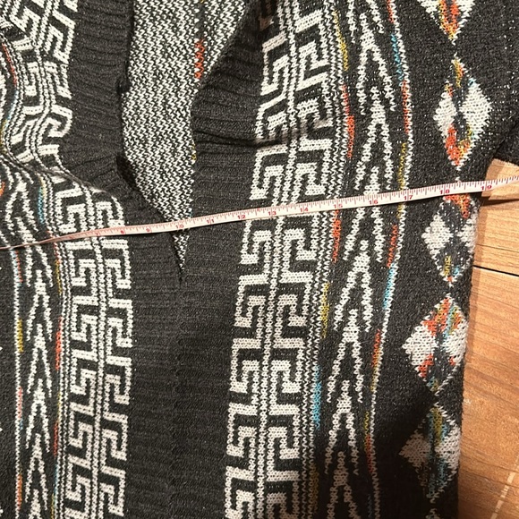 Hooded Native Cowichan Blanket Cardigan Sweater - Picture 4 of 6